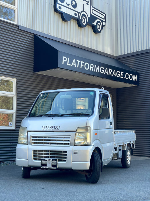 2008 Suzuki Carry: 4WD, low KM, silver