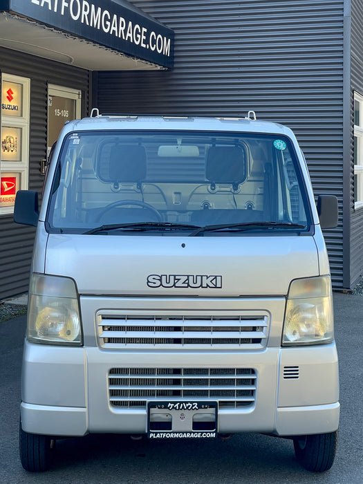 2008 Suzuki Carry: 4WD, low KM, silver
